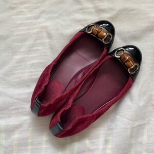 Gucci Women's Burgundy Suede Ballet Flats with Black Toe and horsebit detail
